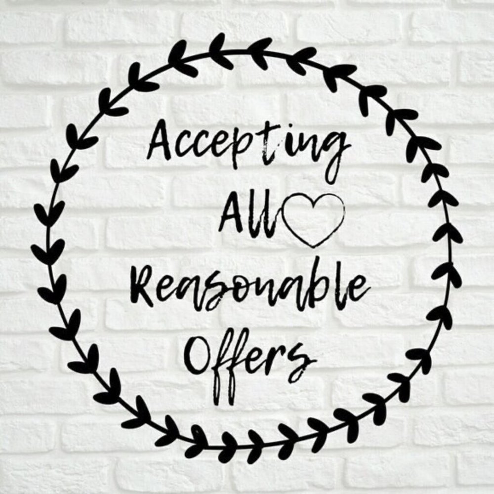 CLOSET CLEAROUT SALE THIS WEEK ONLY. REDUCED ALL PRICES! Make an offer